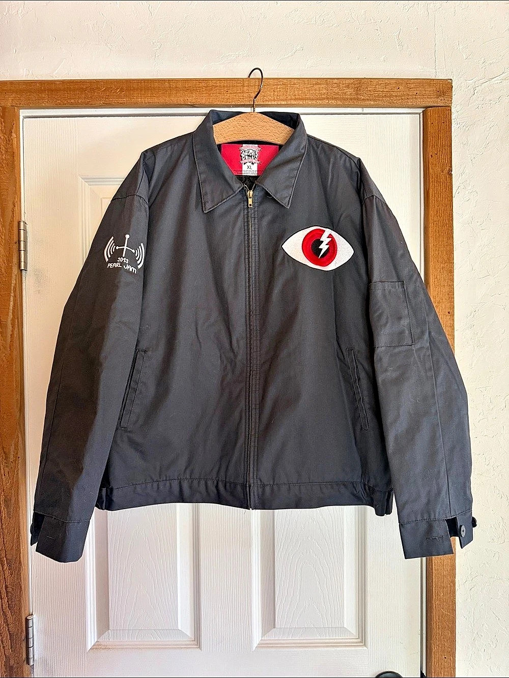 Hard Rock Cafe Pearl Jam 2013 Tour Jacket Men's Jacket XL Charcoal Grey & Red